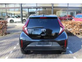 Toyota Aygo X 1.0 VVT-i MT x-First thumbnail 9