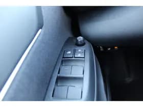 Toyota Yaris Cross 1.5 Hybrid 115 Dynamic thumbnail 24