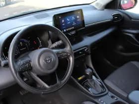 Toyota Yaris 1.5 Hybrid 115 First Edition Comfort Pack thumbnail 2