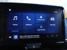 Toyota Yaris 1.5 Hybrid 115 First Edition Comfort Pack thumbnail 16