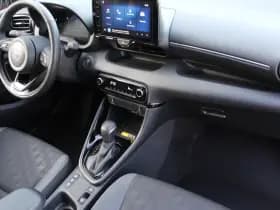 Toyota Yaris 1.5 Hybrid 115 First Edition Comfort Pack thumbnail 4