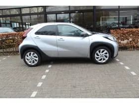 Toyota Aygo X 1.0 VVT-i MT first thumbnail 7