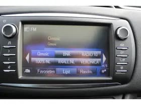 Toyota Yaris 1.5 Hybrid Premium thumbnail 14