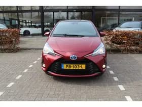 Toyota Yaris 1.5 Hybrid Premium thumbnail 3