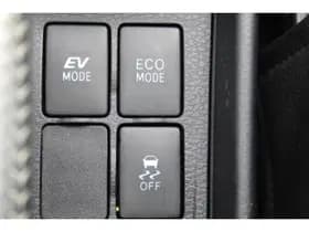 Toyota Yaris 1.5 Hybrid Premium thumbnail 22