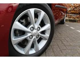 Toyota Yaris 1.5 Hybrid Premium thumbnail 24