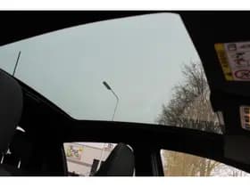 Toyota Yaris 1.5 Hybrid Premium thumbnail 4