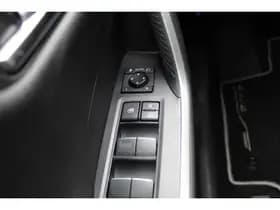 Toyota RAV4 2.5 Hybrid AWD Style Bi-Tone thumbnail 16