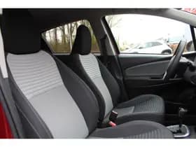 Toyota Yaris 1.5 Hybrid Dynamic thumbnail 12