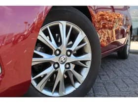 Toyota Yaris 1.5 Hybrid Dynamic thumbnail 13