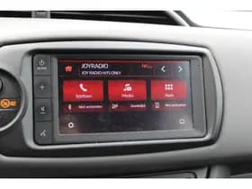 Toyota Yaris 1.5 Hybrid Dynamic thumbnail 18