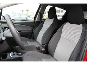 Toyota Yaris 1.5 Hybrid Dynamic thumbnail 8