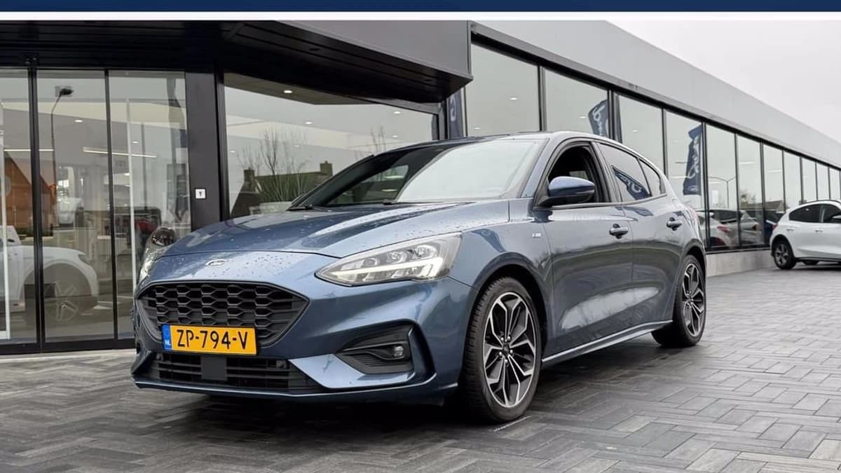 Ford Focus 1.0 EcoBoost 125pk ST-Line Business 'Chrome Blue' | LED | B&O | Dealeronderhouden! Chrome Blue — foto 1