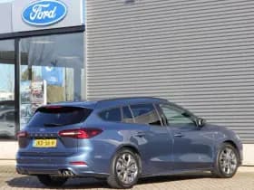 Ford Focus Wagon Hybrid 125pk ST-Line | Adaptive Cruise | Winter Pack | Rijklaarprijs! Chrome Blue Metallic thumbnail 6