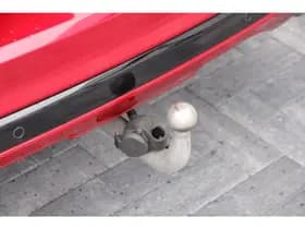 Ford Kuga 2.5 PHEV e-CVT 225pk ST-Line X I Trekhaak I NL auto Lucid Red thumbnail 9