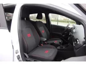 Ford Fiesta 1.0 EcoBoost Hybrid 125pk ST-Line X | Winterpack | Dealer onderhouden Frozen White thumbnail 31