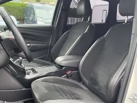 Ford Kuga 1.5 EcoBoost 150PK 2WD ST Line 'Platinum White' | 19 inch | Panorama dak | Nieuwe motor! Platinum thumbnail 12