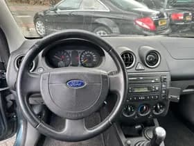 Ford Fiesta 1.4 16V First Edition 5drs thumbnail 15