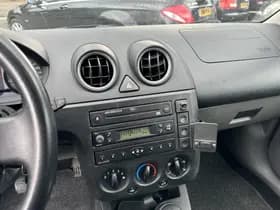 Ford Fiesta 1.4 16V First Edition 5drs thumbnail 16