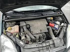 Ford Fiesta 1.4 16V First Edition 5drs thumbnail 21