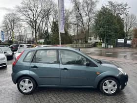 Ford Fiesta 1.4 16V First Edition 5drs thumbnail 5