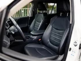 Toyota RAV4 2.5 Hybrid Executive Automaat AWD | Blind Spot Detection | Apple Carplay/ Android Auto | Stoelgeheugen | Camera | Climate | Crui thumbnail 3