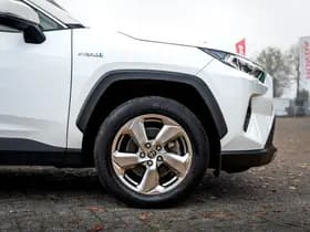 Toyota RAV4 2.5 Hybrid Executive Automaat AWD | Blind Spot Detection | Apple Carplay/ Android Auto | Stoelgeheugen | Camera | Climate | Crui thumbnail 22