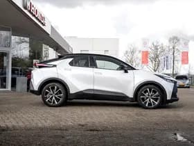 Toyota C-HR 1.8 Full Hybrid First Edition | Bi-Tone | Apple carplay | Stoel en Stuurverwarming | PDC | Navigatie | Adaptieve cruise | Achter thumbnail 13