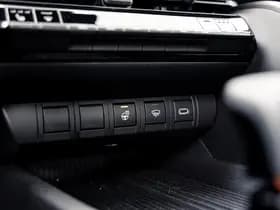 Toyota C-HR 1.8 Full Hybrid First Edition | Bi-Tone | Apple carplay | Stoel en Stuurverwarming | PDC | Navigatie | Adaptieve cruise | Achter thumbnail 19