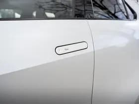 Toyota C-HR 1.8 Full Hybrid First Edition | Bi-Tone | Apple carplay | Stoel en Stuurverwarming | PDC | Navigatie | Adaptieve cruise | Achter thumbnail 20