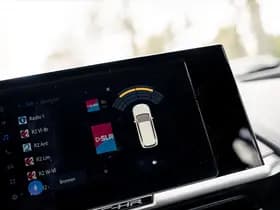 Toyota C-HR 1.8 Full Hybrid First Edition | Bi-Tone | Apple carplay | Stoel en Stuurverwarming | PDC | Navigatie | Adaptieve cruise | Achter thumbnail 26