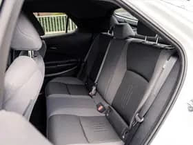 Toyota C-HR 1.8 Full Hybrid First Edition | Bi-Tone | Apple carplay | Stoel en Stuurverwarming | PDC | Navigatie | Adaptieve cruise | Achter thumbnail 27