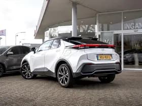 Toyota C-HR 1.8 Full Hybrid First Edition | Bi-Tone | Apple carplay | Stoel en Stuurverwarming | PDC | Navigatie | Adaptieve cruise | Achter thumbnail 5