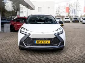 Toyota C-HR 1.8 Full Hybrid First Edition | Bi-Tone | Apple carplay | Stoel en Stuurverwarming | PDC | Navigatie | Adaptieve cruise | Achter thumbnail 10