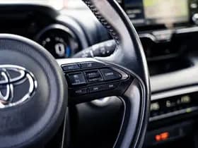 Toyota Yaris 1.5 Hybrid Style Bi-Tone | Climate control | Automaat | Adaptive cruise control | Achteruitrijcamera | 4 Seizoenen banden | 10 j thumbnail 15