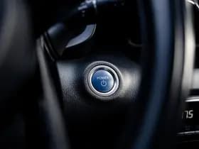 Toyota Yaris 1.5 Hybrid Style Bi-Tone | Climate control | Automaat | Adaptive cruise control | Achteruitrijcamera | 4 Seizoenen banden | 10 j thumbnail 16