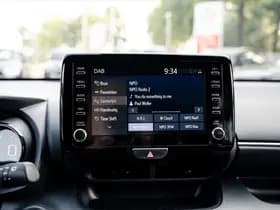 Toyota Yaris 1.5 Hybrid Style Bi-Tone | Climate control | Automaat | Adaptive cruise control | Achteruitrijcamera | 4 Seizoenen banden | 10 j thumbnail 23