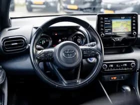 Toyota Yaris 1.5 Hybrid Style Bi-Tone | Climate control | Automaat | Adaptive cruise control | Achteruitrijcamera | 4 Seizoenen banden | 10 j thumbnail 6