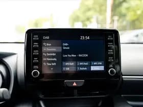 Toyota Yaris 1.5 Hybrid Style Bi-Tone | Climate control | Automaat | Adaptive cruise control | Achteruitrijcamera | 10 jaar garantie thumbnail 23