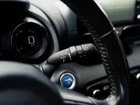 Toyota Yaris 1.5 Hybrid Style Bi-Tone | Climate control | Automaat | Adaptive cruise control | Achteruitrijcamera | 10 jaar garantie thumbnail 27