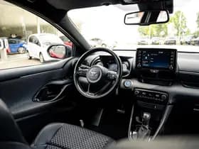 Toyota Yaris 1.5 Hybrid Style Bi-Tone | Climate control | Automaat | Adaptive cruise control | Achteruitrijcamera | 10 jaar garantie thumbnail 32