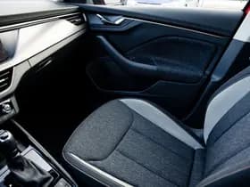 Škoda Kamiq 1.0 TSI Greentech Business Edition Automaat | All Season banden | Navigatie | Stoelverwarming | Elektrisch achterklep | Cruise c thumbnail 40