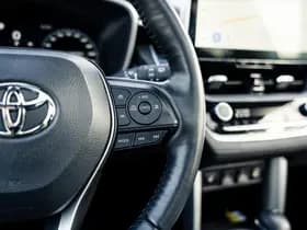 Toyota Corolla Cross 2.0 Full Hybrid Dynamic Automaat | Panoramadak | All Season banden | Adaptieve cruisecontrol | Stuurverwarming | Stoelverwarming thumbnail 16