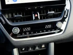 Toyota Corolla Cross 2.0 Full Hybrid Dynamic Automaat | Panoramadak | All Season banden | Adaptieve cruisecontrol | Stuurverwarming | Stoelverwarming thumbnail 17