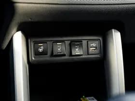 Toyota Corolla Cross 2.0 Full Hybrid Dynamic Automaat | Panoramadak | All Season banden | Adaptieve cruisecontrol | Stuurverwarming | Stoelverwarming thumbnail 18