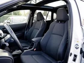 Toyota Corolla Cross 2.0 Full Hybrid Dynamic Automaat | Panoramadak | All Season banden | Adaptieve cruisecontrol | Stuurverwarming | Stoelverwarming thumbnail 3