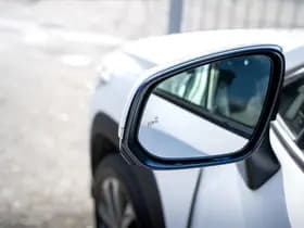 Toyota Corolla Cross 2.0 Full Hybrid Dynamic Automaat | Panoramadak | All Season banden | Adaptieve cruisecontrol | Stuurverwarming | Stoelverwarming thumbnail 21