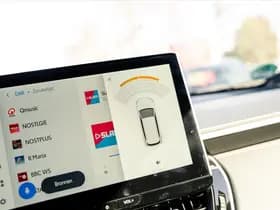 Toyota Corolla Cross 2.0 Full Hybrid Dynamic Automaat | Panoramadak | All Season banden | Adaptieve cruisecontrol | Stuurverwarming | Stoelverwarming thumbnail 28