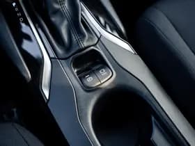 Toyota Corolla Cross 2.0 Full Hybrid Dynamic Automaat | Panoramadak | All Season banden | Adaptieve cruisecontrol | Stuurverwarming | Stoelverwarming thumbnail 33