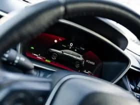 Toyota Corolla Cross 2.0 Full Hybrid Dynamic Automaat | Panoramadak | All Season banden | Adaptieve cruisecontrol | Stuurverwarming | Stoelverwarming thumbnail 35